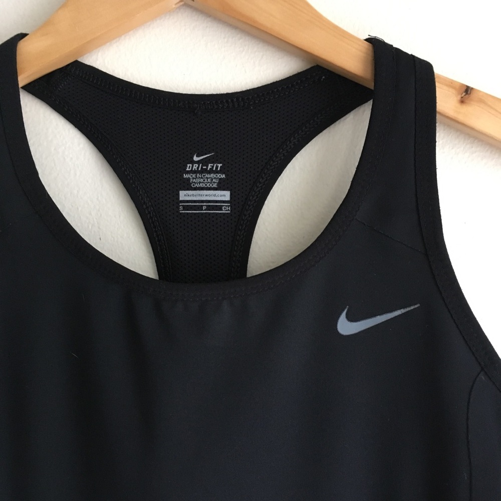 Nike dri-fit racerback tank with built-in bra!